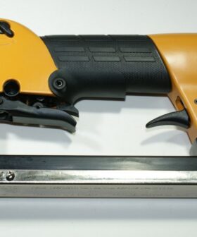 11. Maskiner / Dele / Værktøj